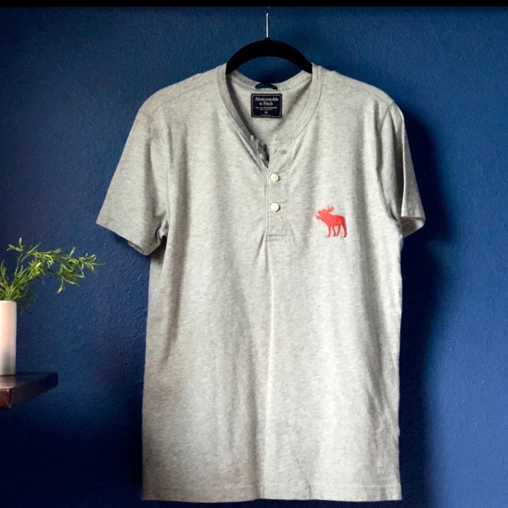 Abercrombie & Fitch Half Button
